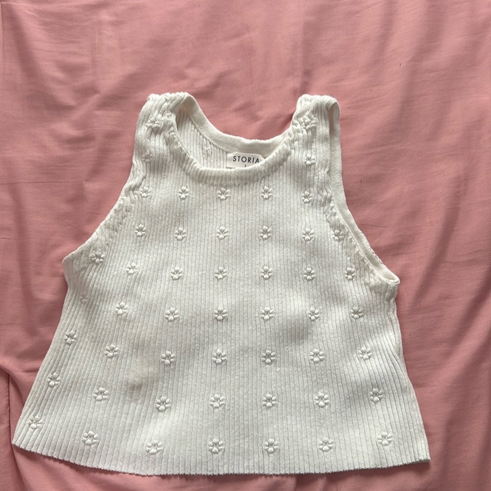cute white STORIA corp top